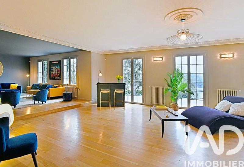 Maison - 346 m² - 9 pièces