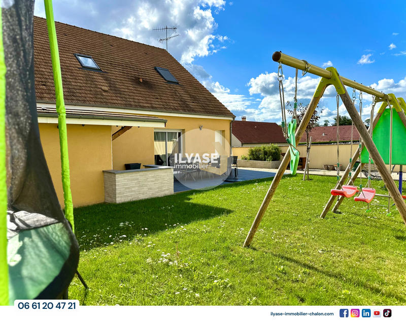 Maison - 220 m² - 5 pièces