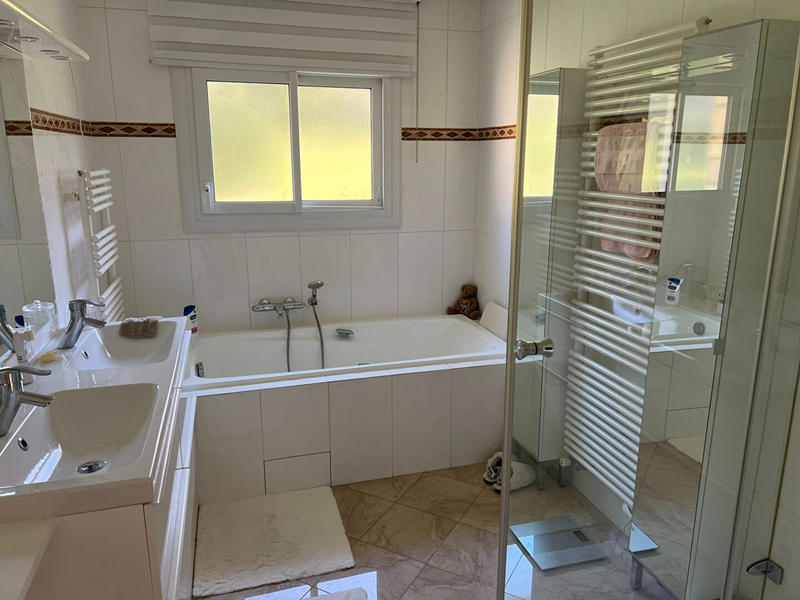 Maison - 221 m² - 5 pièces