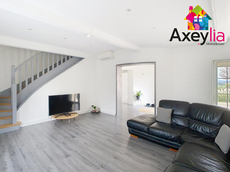 Maison - 240 m² - 7 pièces