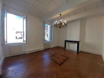 Maison - 287 m² - 9 pièces