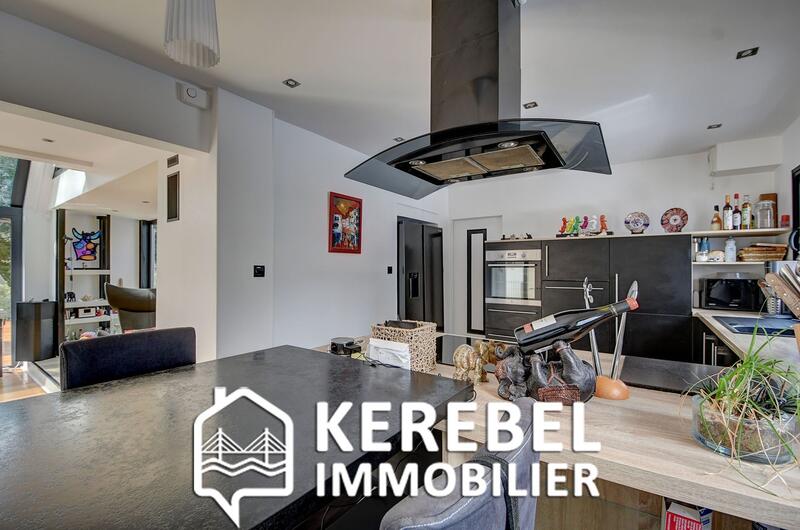 Maison - 230 m² - 7 pièces