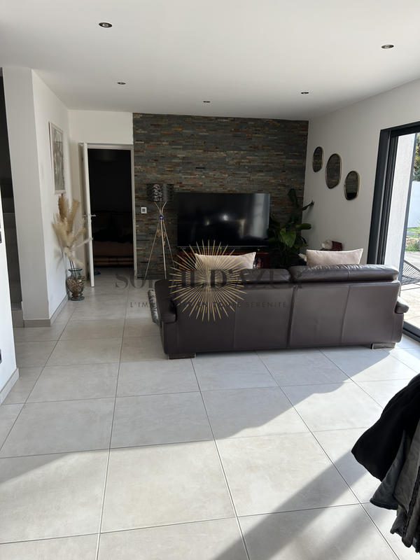 Maison - 110 m² - 4 pièces