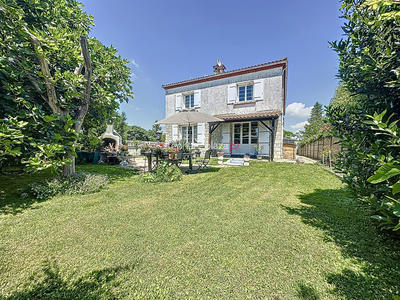 Maison - 180 m² - 8 pièces