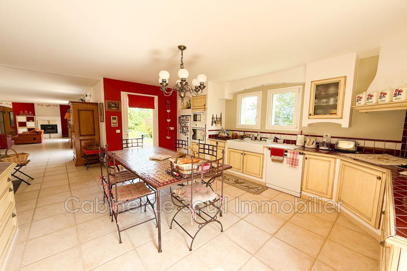 Villa - 224 m² - 8 pièces