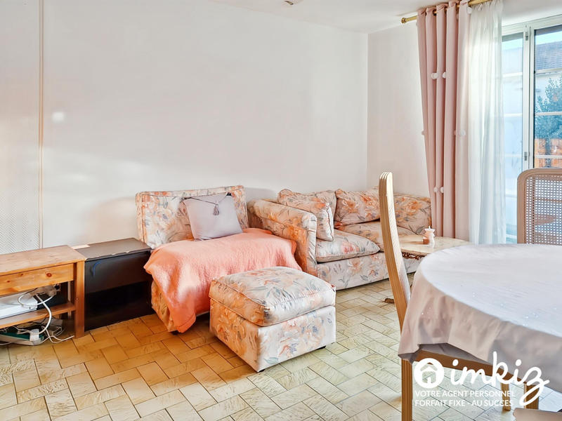 Maison - 152 m² - 9 pièces