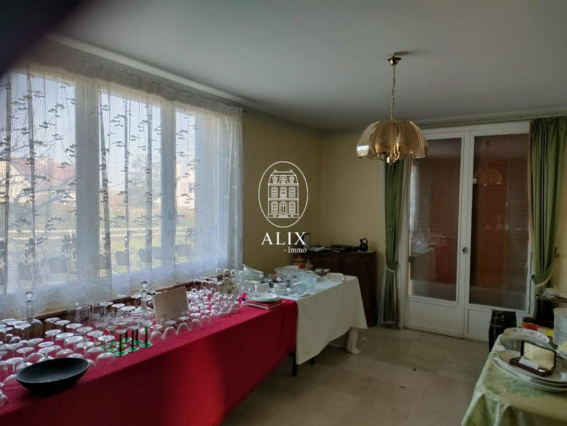 Maison traditionnelle - 75 m² - 6 pièces