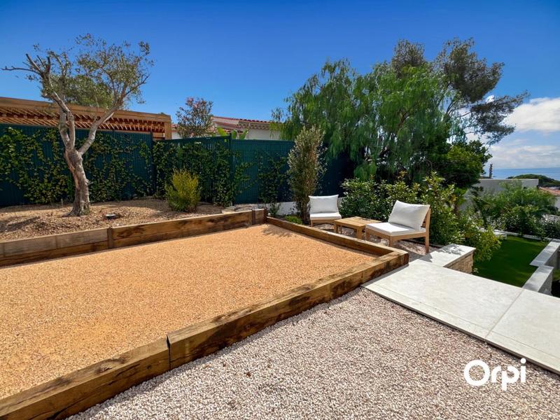 Villa - 242 m² - 5 pièces