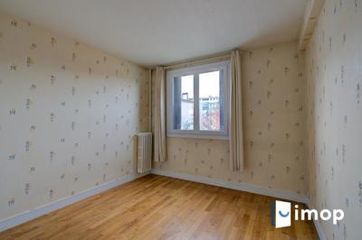 Appartement - 80 m² - 5 pièces
