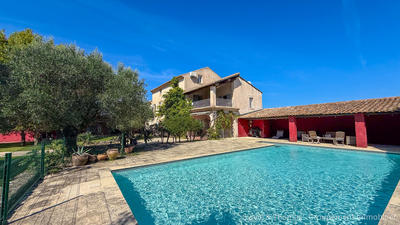 Mas - 324 m² - 8 pièces