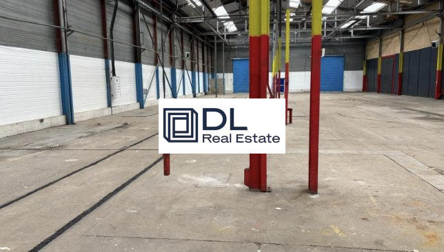 Entrepôt - 1 600 m²