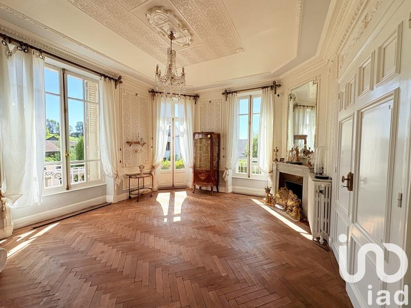 Maison - 271 m² - 9 pièces