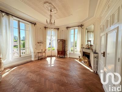 Maison - 271 m² - 9 pièces