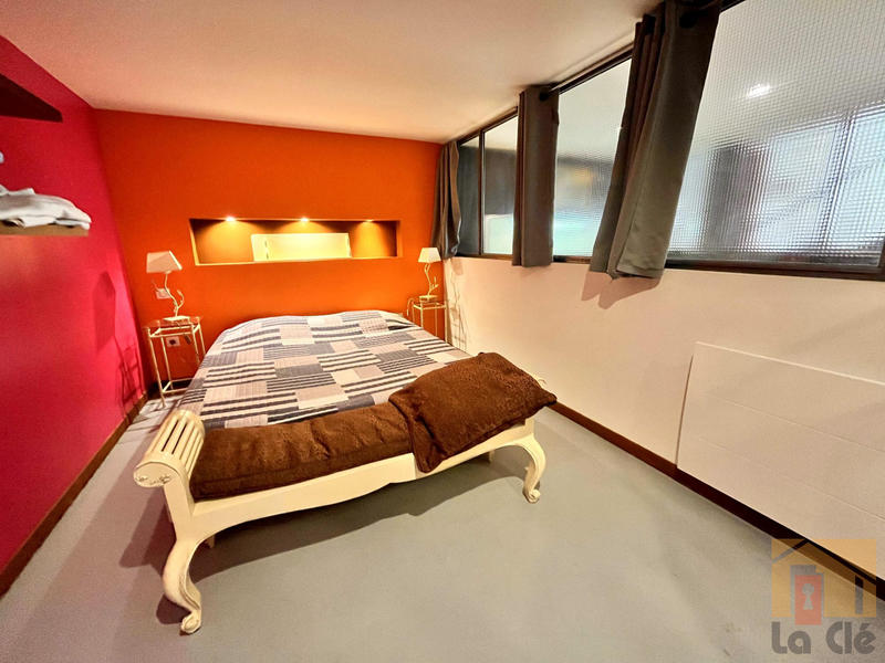 Loft - 130 m² - 4 pièces