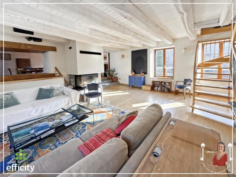 Maison - 180 m² - 7 pièces