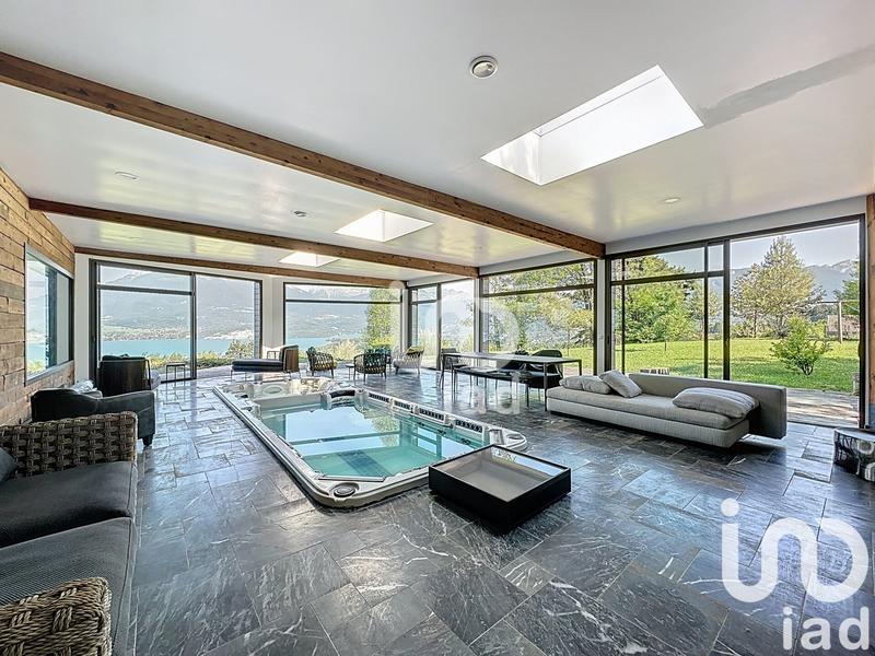 Maison - 332 m² - 8 pièces