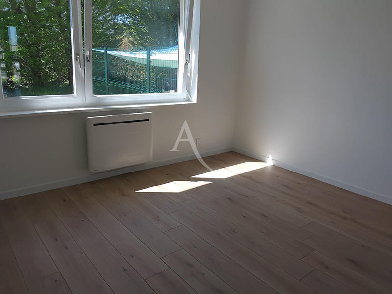 Bureau - 16 m² - 8 pièces