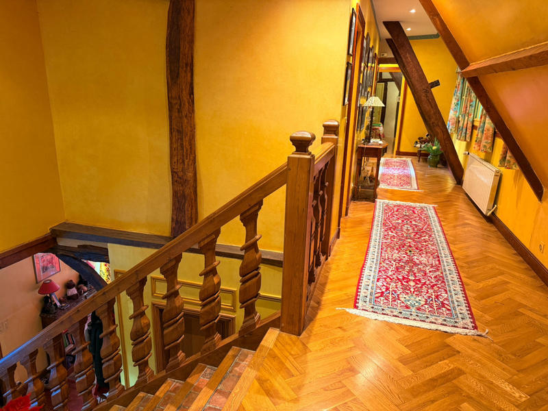 Maison - 238 m² - 8 pièces