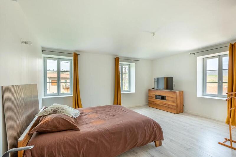 Maison en pierre - 190 m² - 7 pièces