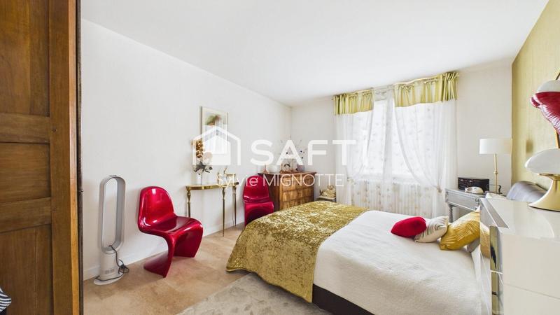 Maison - 302 m² - 11 pièces