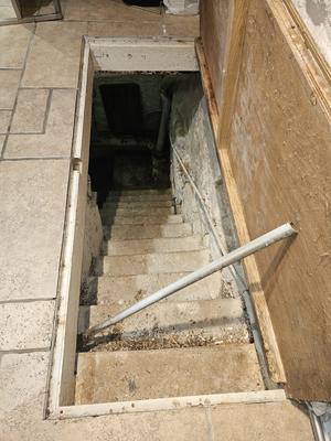 Magasins - 98 m² - 2 pièces