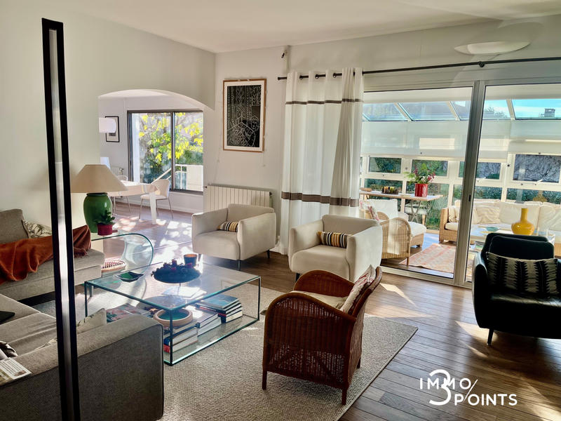 Villa - 275 m² - 16 pièces