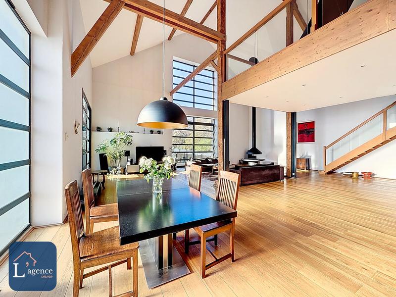 Maison contemporaine - 607 m² - 9 pièces