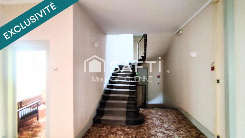 Local commercial - 1 080 m² - 34 pièces