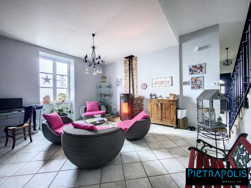 Maison - 270 m² - 8 pièces