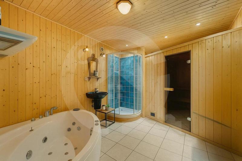 Châlet - 265 m² - 15 pièces