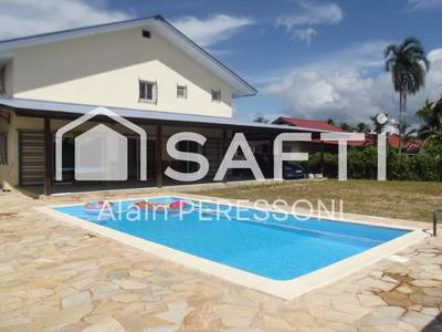 Maison - 280 m² - 7 pièces