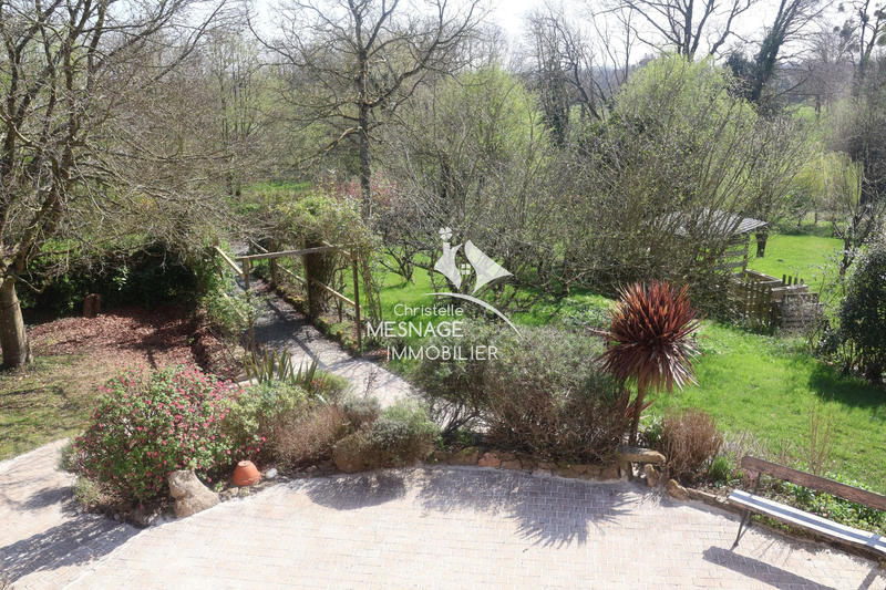 Maison contemporaine - 211 m² - 8 pièces