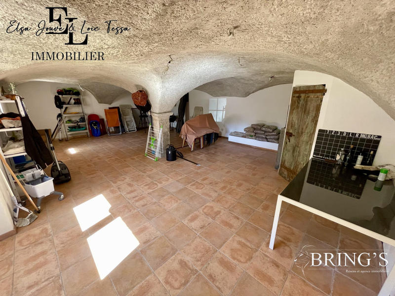 Maison - 266 m² - 9 pièces