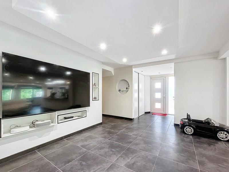 Appartement - 170 m² - 6 pièces