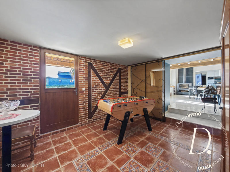 Maison - 250 m² - 7 pièces