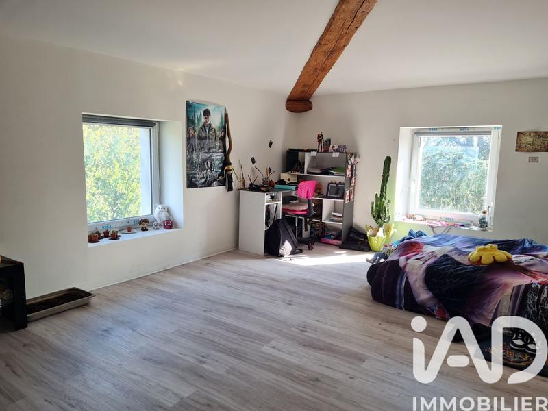 Maison - 370 m² - 9 pièces