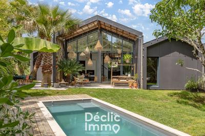 Maison - 200 m² - 7 pièces