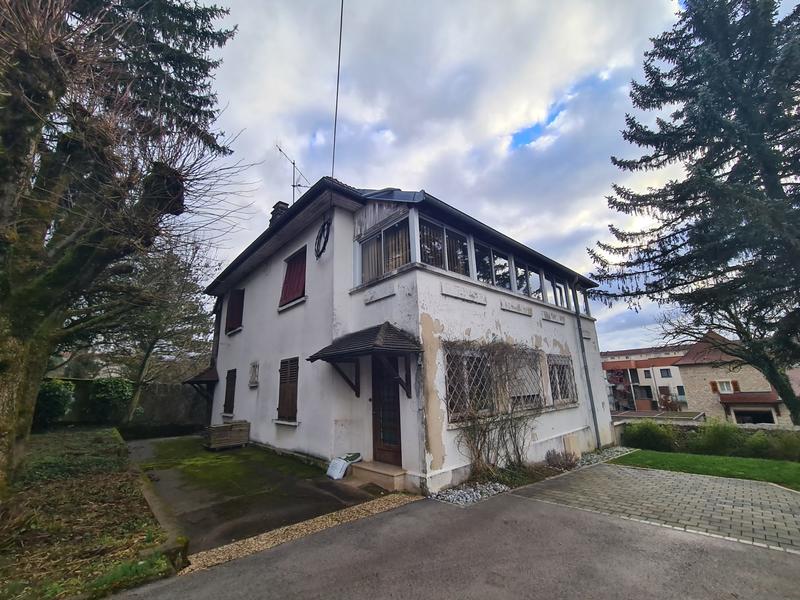 Maison - 566 m² - 15 pièces