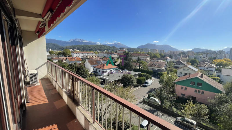 Appartement - 110 m² - 5 pièces