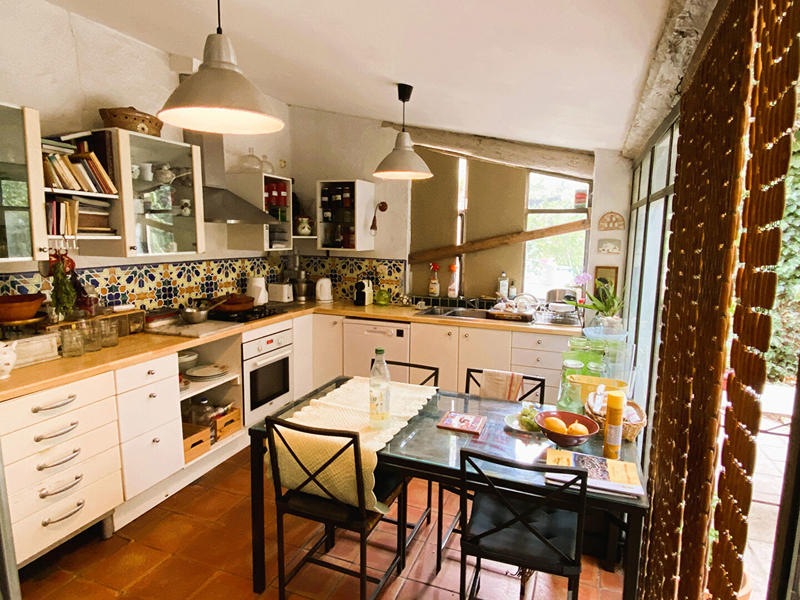 Maison - 323 m² - 6 pièces