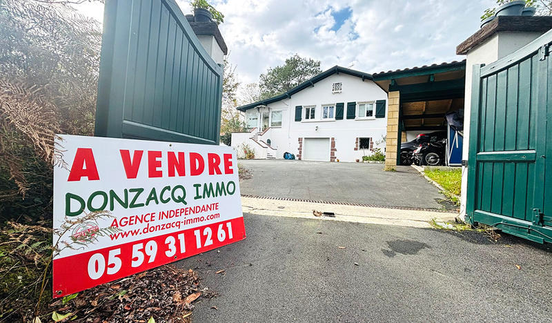 Maison - 250 m² - 7 pièces