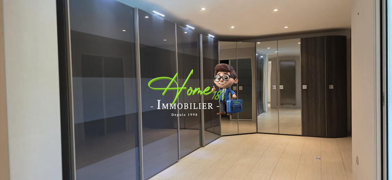 Maison - 245 m² - 7 pièces