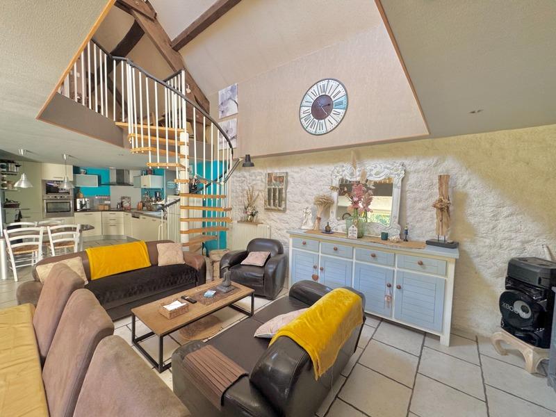 Maison en pierre - 150 m² - 5 pièces