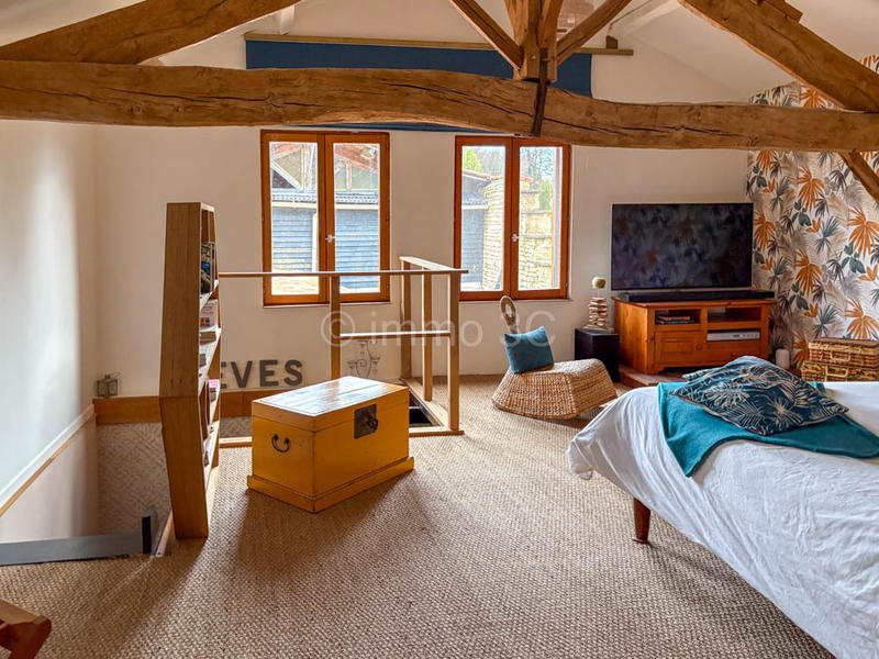 Maison en pierre - 201 m² - 7 pièces