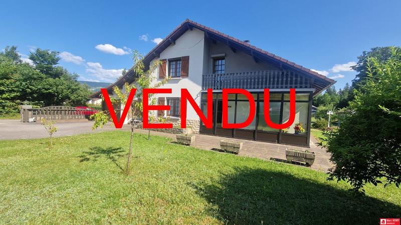 Maison traditionnelle - 137 m² - 6 pièces