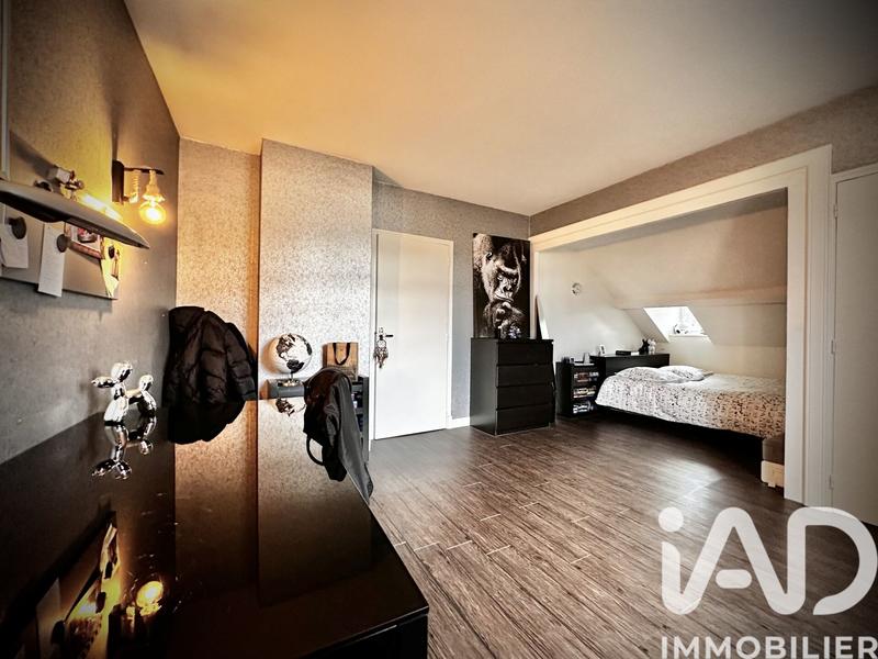 Maison - 300 m² - 8 pièces