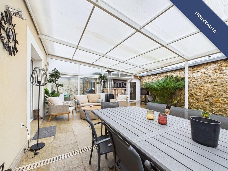 Maison - 378 m² - 7 pièces