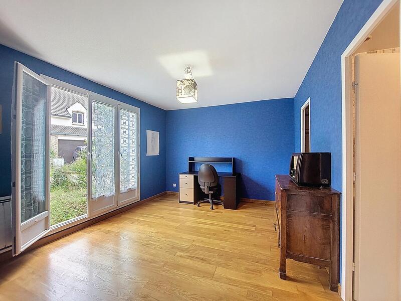 Maison - 181 m² - 6 pièces