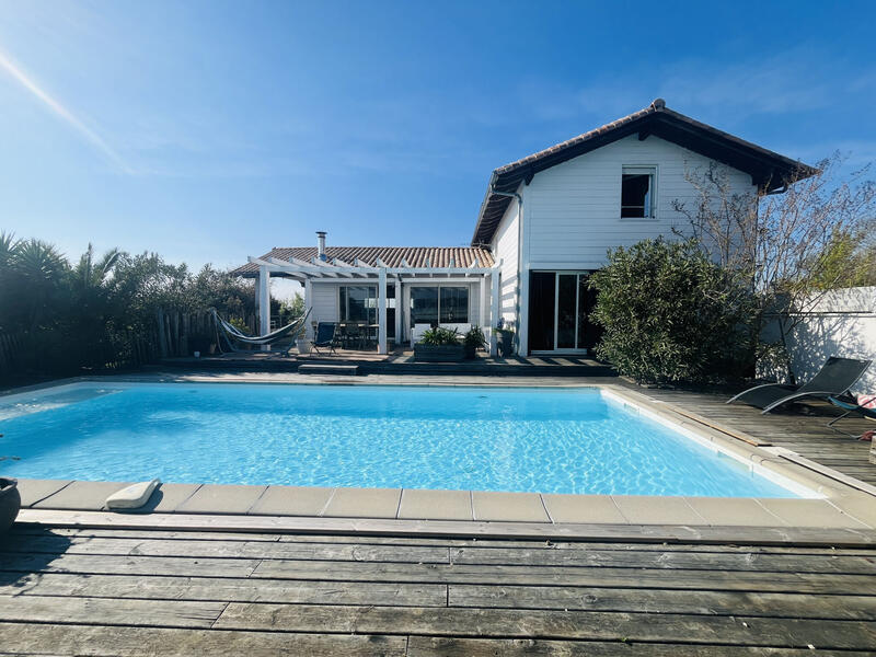 Maison - 147 m² - 6 pièces