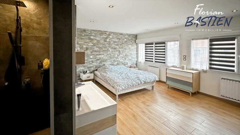 Maison - 180 m² - 7 pièces